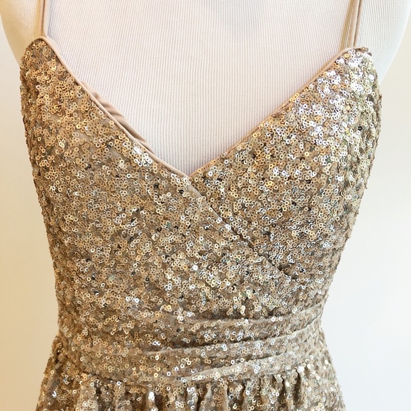 SOLD Eliza J | Ombre Sequin Gown | Champagne | 8 - Picture 4 of 15